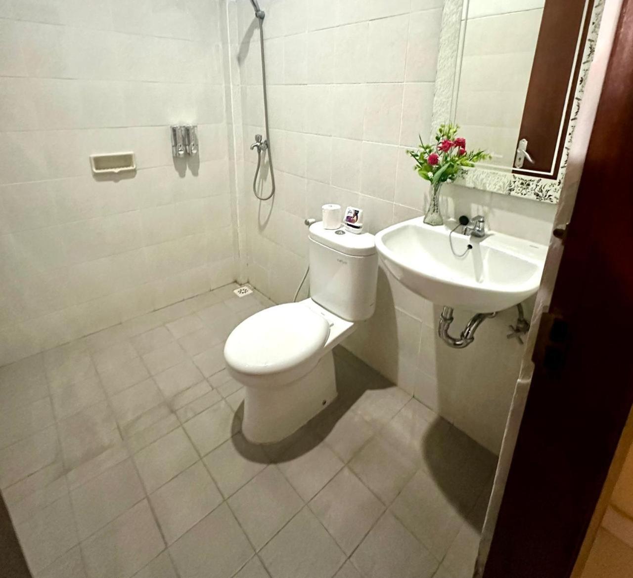 New Mekar Jaya Hotel Легиан Экстерьер фото